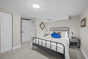 2 bedrooms, desk, free WiFi, bed sheets