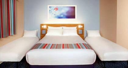 Travelodge Llanelli Cross Hands