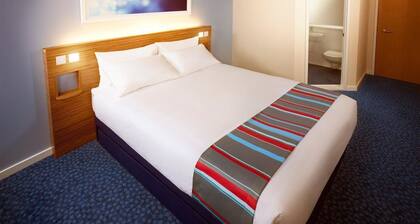 Travelodge Llanelli Cross Hands