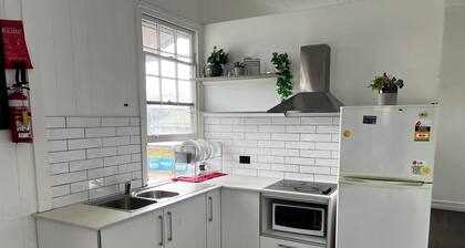 The Palm Hamilton Backpackers