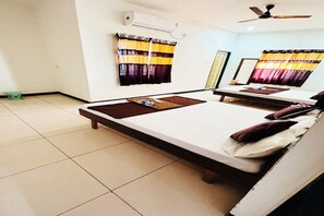 Family Quadruple Room | Hypo-allergenic bedding, desk, rollaway beds, bed sheets - Hotel Kaanha (Dwarka)