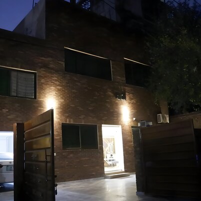 Red Fort Hotel Gulberg