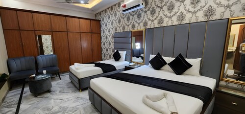 Red Fort Hotel Gulberg