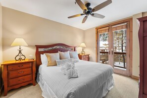2 bedrooms, iron/ironing board, free WiFi, bed sheets - Ski-In/Ski-Out Condo in Keystone w/ 2 Private Balconies (Keystone)