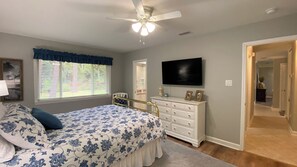 3 chambres, fer et planche à repasser, Wi-Fi gratuit, draps fournis