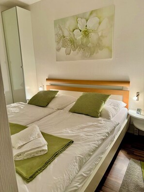 2 chambres, lit parapluie, Wi-Fi, draps fournis