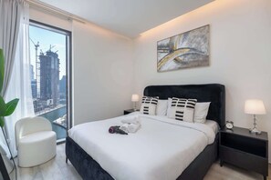 1 bedroom, desk, WiFi, bed sheets