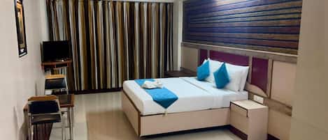 Executive-dobbeltværelse | Minibar, pengeskab på værelset, individuelt design