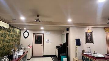 Free daily buffet breakfast