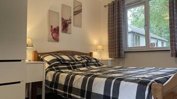 Cabin | 2 bedrooms, iron/ironing board, free WiFi, bed sheets