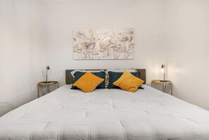 1 habitación, tabla de planchar con plancha, cuna de viaje y wifi