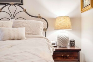 1 chambre, fer et planche à repasser, lit parapluie, Wi-Fi