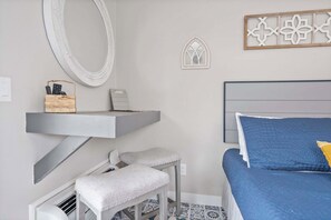 1 bedroom, iron/ironing board, travel cot, WiFi