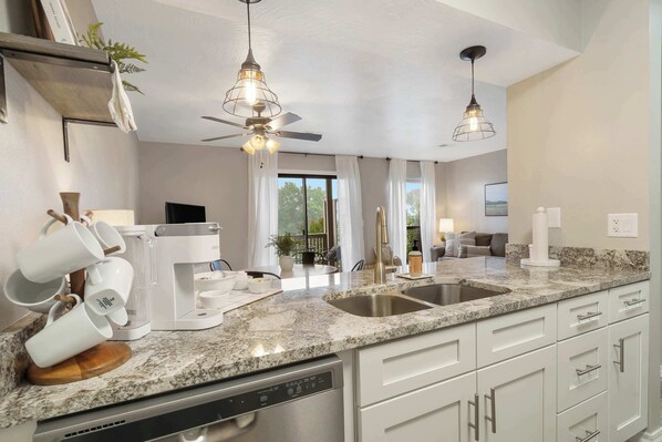 Interior - Troon Golf View | Golf Course View | On-site Amenities (Branson)