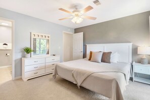 2 habitaciones, tabla de planchar con plancha, cuna de viaje y wifi 