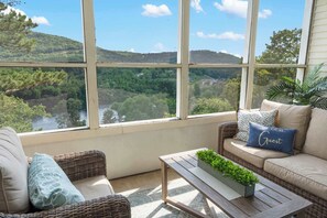 TV - Lakeview Enchantment | Balcony (Branson)