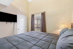 2 chambres, fer et planche à repasser, lit parapluie, Wi-Fi