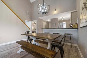 Dining - Highland Hideaway - Branson - Local Attractions, On-site Amenities & More! (Branson)