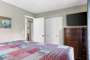 1 chambre, fer et planche à repasser, lit parapluie, Wi-Fi