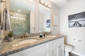 Shower, hair dryer - Branson Whirlwind Adventure (Taney County)
