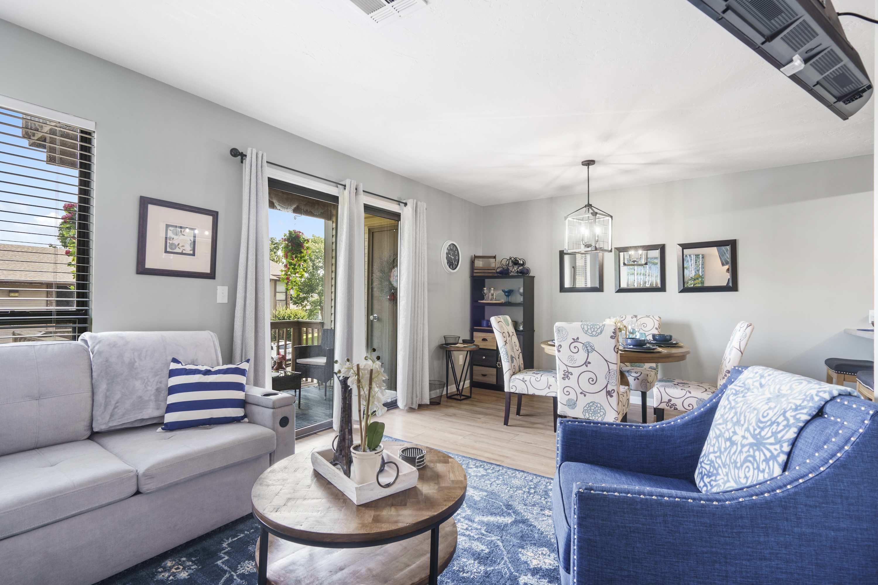 TV, fireplace, offices