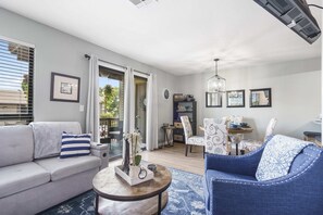 TV, fireplace, offices