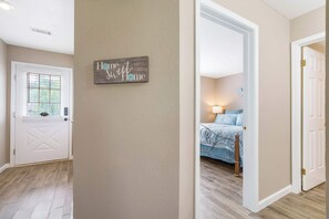 1 bedroom, iron/ironing board, travel cot, WiFi - Abby Lane Leisure Time Near Lake Taneycomo (Branson)