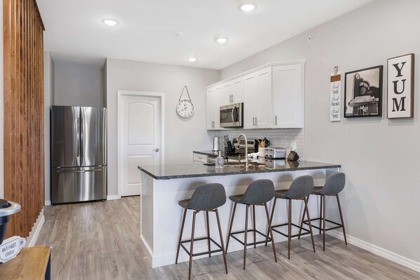 Fridge, microwave, oven, stovetop - A Little Slice of Branson w/ Ozarks Views (Taney County)