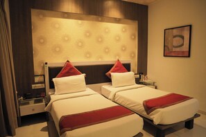 Comfort Room | In-room safe, desk, laptop workspace, iron/ironing board - Manek the Ocean View (Dwarka)