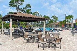 Apartment (2 Bedrooms) | Interior - 3 Mi to Downtown Naples: Country Club Condo! (Naples)