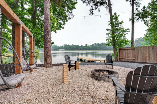 Montgomery Home w/ Pond Access, Fire Pit & More!