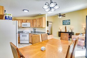 Microwave, oven, stovetop, dishwasher - Palm Coast Home w/ Hot Tub - 3 Mi to Beaches! (Palm Coast)