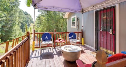 Secluded Avinger Cabin < 1 Mi to Lake O' The Pines