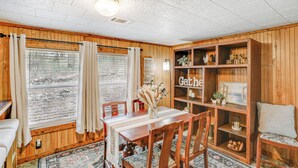 Interior - Heber Springs Cabin w/ Deck: 3 Mi to Sugarloaf Mtn (Heber Springs)