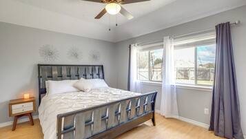 3 bedrooms, iron/ironing board, bed sheets