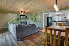 House (4 Bedrooms) | Interior