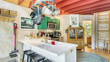 House (1 Bedroom) | Interior