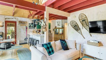 House (1 Bedroom) | Living area | TV, DVD player