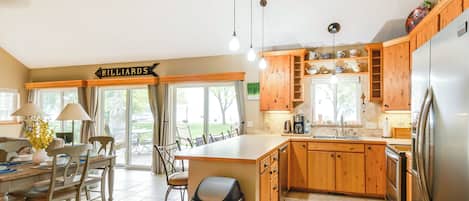 House (4 Bedrooms) | Interior