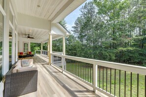 House (5 Bedrooms) | Interior