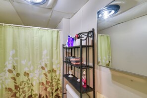 Apartment (2 Bedrooms) | Interior - South Dakota Hideaway: Walk to Dtwn Redfield (Redfield)