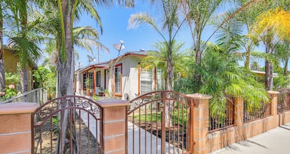 5 Mi to Coast: Centrally Located Long Beach Home!