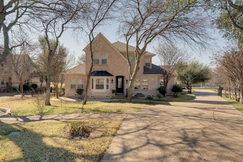 Explore Cedar Hill State Park! Apt w/ Pool Access