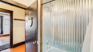 Cottage (2 Bedrooms) | Interior