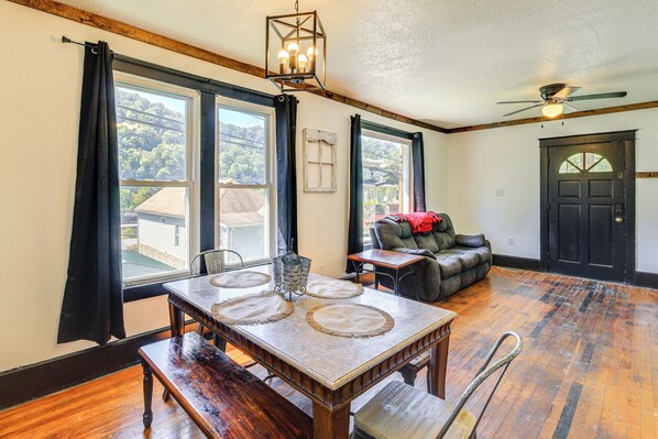 Cottage (2 Bedrooms) | Interior