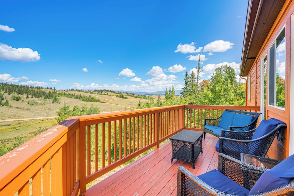 Deck & Views: Pet-friendly Cabin in Jefferson! - Park County, CO