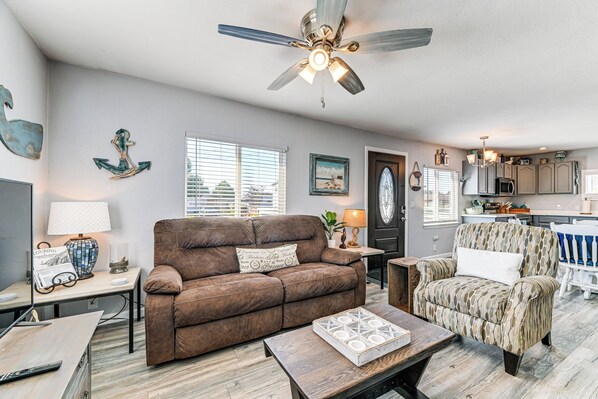 House (2 Bedrooms) | Interior