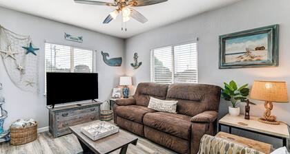 Updated Home 2 Mi to Beach in Crescent City!