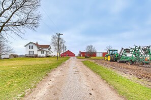 House (3 Bedrooms) | Interior - Charming Tonica Farmhouse w/ Private Yard! (Tonica)