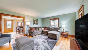 House (3 Bedrooms) | Front of property